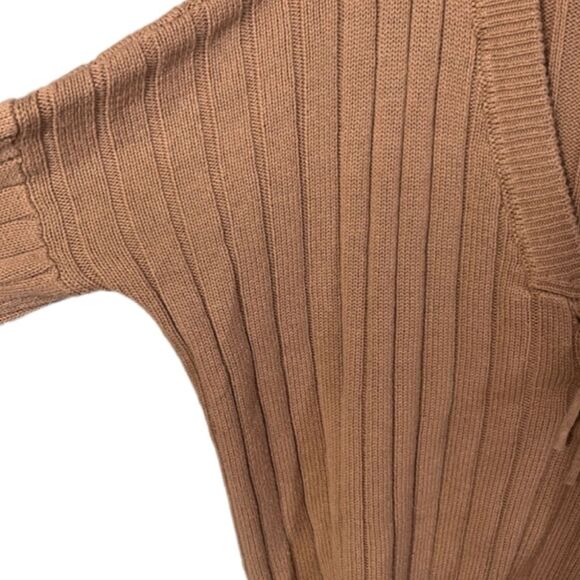 Kendall & Kylie ribbed crop v neck sweater - Picture 6 of 7